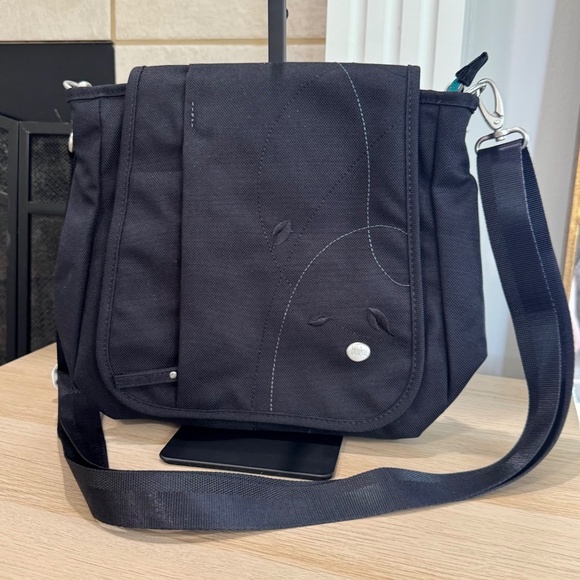 Haiku To Go Convertible Backpack Messenger Black Travel Bag Crossbody Purse - Picture 2 of 9